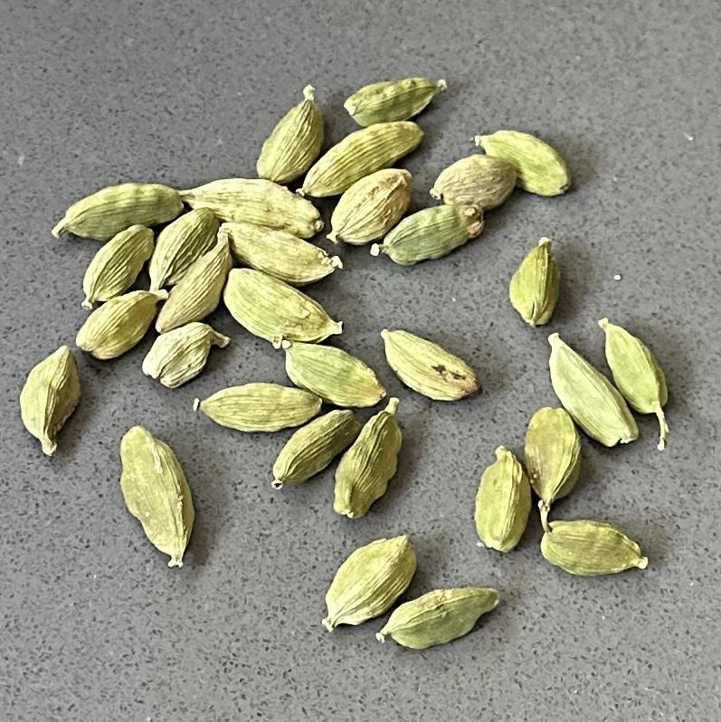 Whole green cardamom pods
