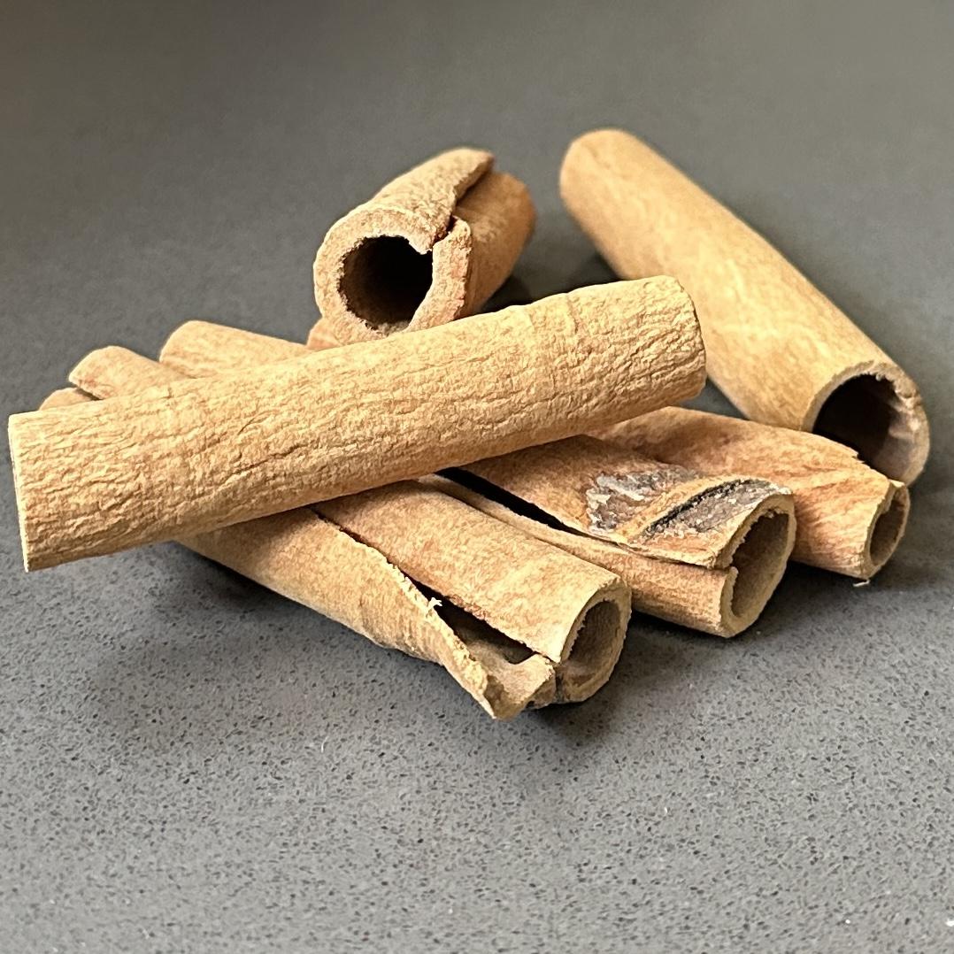 Whole cinnamon quills